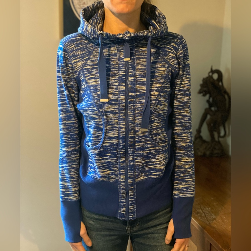 Blue Zella zip up hoodie. Women’s size small. Excellent condition